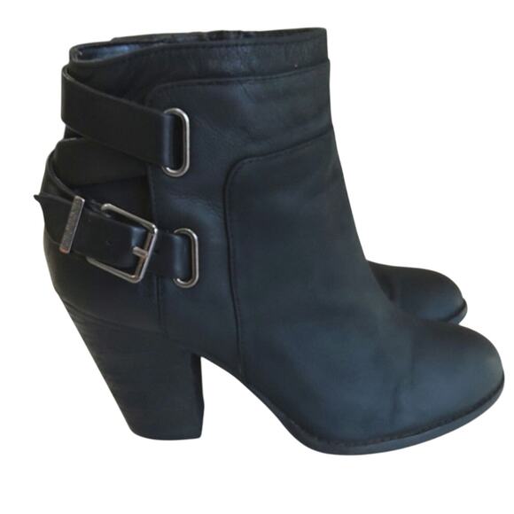 Gianni Bini black moto Chelsea chunk heel boots strap Leather buckle biker sz 8 - Picture 1 of 9